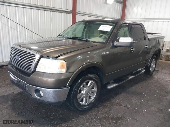2008 Ford F-150 XLT with VIN 1FTPW12V28FB89948, listed as a IAAI auction lot 40197659 with 238,596 mi miles. Bid and sale history available at carsss.com. Image 2.