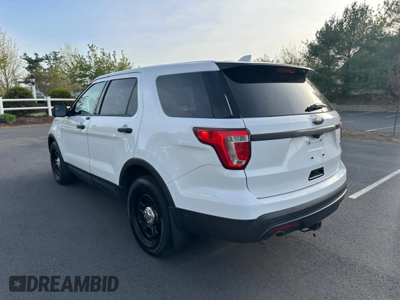 2016 Ford Utility Police Interceptor with VIN 1FM5K8AR2GGC91898, listed as a Copart auction lot 55389185 with 189,162 mi miles and Clean Title. Bid and sale history available at carsss.com. Image 3.