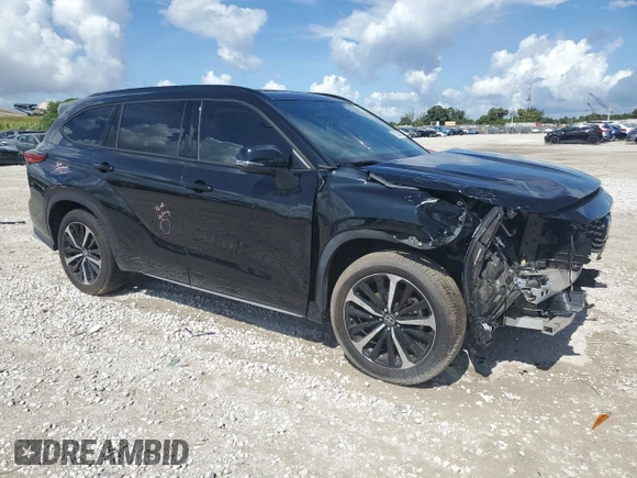 2022 Toyota Highlander XSE with VIN 5TDLZRAH3NS115126, listed as a Copart auction lot 62293825 with 59,189 mi miles and Salvage title. Bid and sale history available at DreamBid. Image 4.