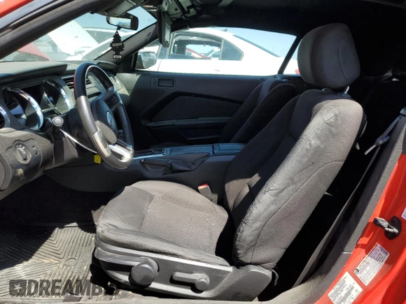 2013 Ford Mustang V6 with VIN 1ZVBP8EM2D5203895, listed as a Copart auction lot 55858695 with 110,219 mi miles and Salvage title. Bid and sale history available at DreamBid. Image 7.