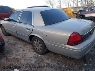 2007 Mercury Grand Marquis LS with VIN 2MEHM75V77X605048, listed as a IAAI auction lot 41622774 with 172,354 mi miles. Bid and sale history available at carsss.com. Image 3.