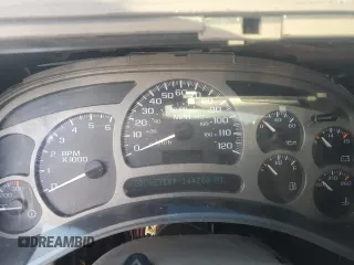 2003 GMC Yukon Denali z VIN 1GKEK63U43J263449, wystawiony jako Copart lot #53848345 z przebiegiem 144 280 mil mil oraz Szkody całkowita. Historia ofert i sprzedaży dostępna na DreamBid. Obrazek 9.