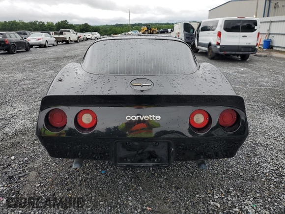 1981 Chevrolet Corvette z VIN 1G1AY8763BS401984, wystawiony jako Copart lot #58464195 z przebiegiem 33 180 mil mil oraz Czysty tytuł • Clean title. Historia ofert i sprzedaży dostępna na DreamBid. Obrazek 6.
