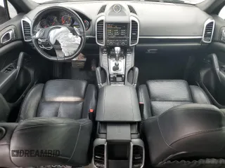 2014 Porsche Cayenne z VIN WP1AA2A21ELA92785, wystawiony jako Copart lot #56255925 z przebiegiem 116 925 mil mil oraz Szkody całkowita. Historia ofert i sprzedaży dostępna na DreamBid. Obrazek 8.