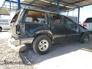 1996 Ford Explorer XLT z VIN 1FMDU32P7TZA99462, wystawiony jako Copart lot #67788154 z przebiegiem 195 839 mil mil oraz Szkoda całkowita • Salvage title. Historia ofert i sprzedaży dostępna na DreamBid. Obrazek 3.
