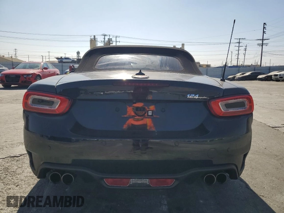 2018 FIAT 124 Spider Abarth z VIN JC1NFAEK8J0134189, wystawiony jako Copart lot #72461804 z przebiegiem 36 047 mil mil oraz Szkoda całkowita • Salvage title. Historia ofert i sprzedaży dostępna na DreamBid. Obrazek 6.