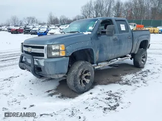 2007 Chevrolet Silverado 1500 LT w/1LT with VIN 2GCEK13M171527788, listed as a IAAI auction lot 41348280 with 136,305 mi miles. Bid and sale history available at carsss.com. Image 17.