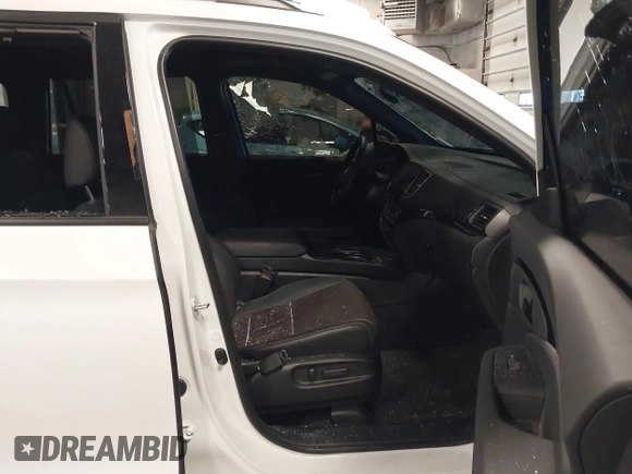 2025 Honda Passport Black Edition z VIN 5FNYF8H84SB003594, wystawiony jako IAAI lot #41582469 z przebiegiem Nie podano mil oraz . Historia ofert i sprzedaży dostępna na DreamBid. Obrazek 5.