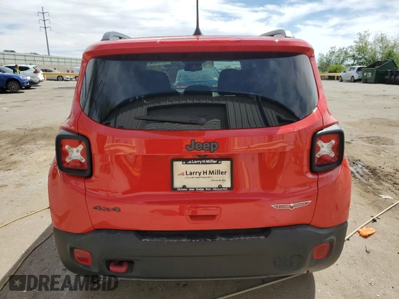 2022 Jeep Renegade Trailhawk z VIN ZACNJDC11NPN99956, wystawiony jako Copart lot #53164425 z przebiegiem 20 001 mil mil oraz Szkoda całkowita • Salvage title. Historia ofert i sprzedaży dostępna na DreamBid. Obrazek 6.