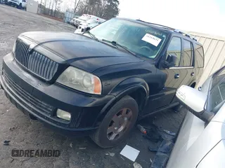 2006 Lincoln Navigator Luxury with VIN 5LMFU27586LJ17756, listed as a IAAI auction lot 41514631 with 296,988 mi miles. Bid and sale history available at carsss.com. Image 2.