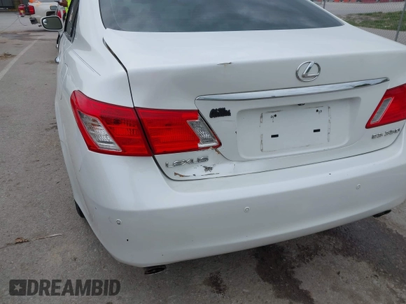 2008 Lexus ES 350 with VIN JTHBJ46G282183370, listed as a IAAI auction lot 42011306 with 230,946 mi miles. Bid and sale history available at carsss.com. Image 6.
