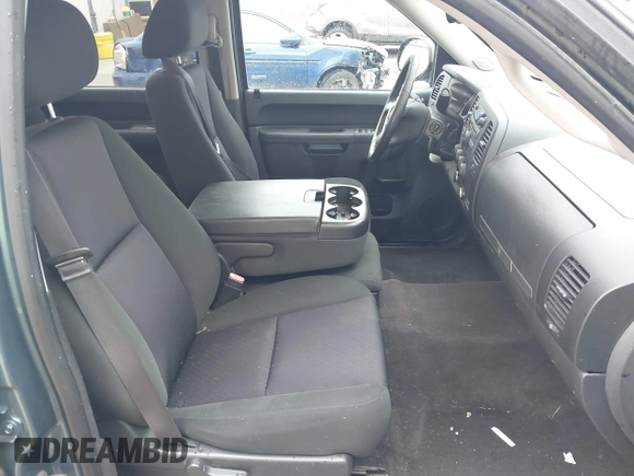 2013 Chevrolet Silverado 1500 LT with VIN 3GCPKSE76DG110353, listed as a IAAI auction lot 41947245 with 173,690 mi miles and . Bid and sale history available at DreamBid. Image 5.