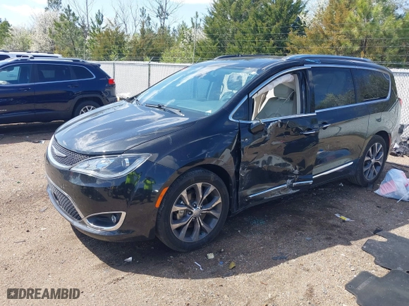 2017 Chrysler Pacifica Limited with VIN 2C4RC1GG5HR812600, listed as a IAAI auction lot 41747528 with 88,810 mi miles. Bid and sale history available at carsss.com. Image 17.