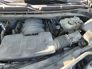 2021 Chevrolet Tahoe LT z VIN 1GNSKNKD8MR211729, wystawiony jako Copart lot #71103825 z przebiegiem 67 572 mil mil oraz Szkoda całkowita • Salvage title. Historia ofert i sprzedaży dostępna na DreamBid. Obrazek 13.