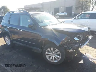 2011 Subaru Forester 2.5X Limited with VIN JF2SHAEC0BH773177, listed as a IAAI auction lot 41413880 with 105,421 mi miles. Bid and sale history available at carsss.com. Image 1.