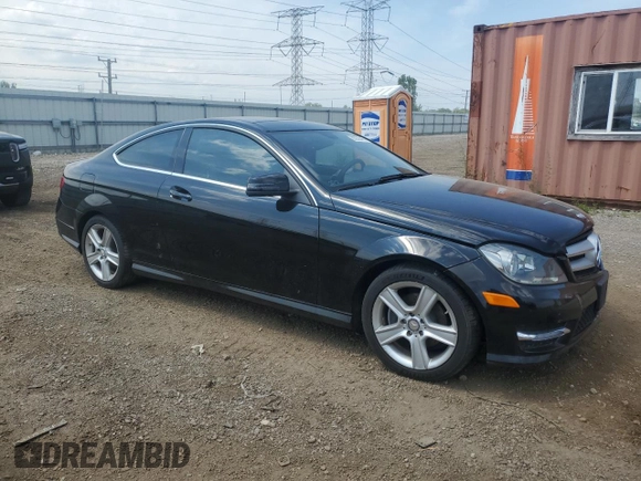 2013 Mercedes-Benz C 250 с VIN WDDGJ4HB7DF973202, выставлен на аукционе Copart как лот 63938445 с пробегом 47 883 миль миль и Списание • Salvage title. История ставок и продаж доступна на DreamBid. Изображение 4.