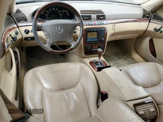 2002 Mercedes-Benz S 500 z VIN WDBNG75J62A235493, wystawiony jako Copart lot #58168615 z przebiegiem 5702 mil mil oraz Szkody całkowita. Historia ofert i sprzedaży dostępna na DreamBid. Obrazek 8.