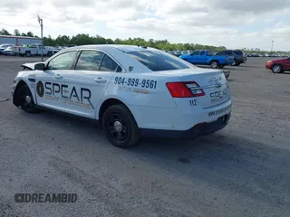 2017 Ford Police Interceptor z VIN 1FAHP2MK8HG123737, wystawiony jako IAAI lot #42128028 z przebiegiem 103 987 mil mil oraz . Historia ofert i sprzedaży dostępna na DreamBid. Obrazek 3.