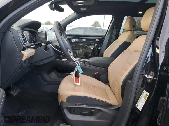 2024 Volkswagen Atlas SEL with VIN 1V2BE2CA4RC210962, listed as a Copart auction lot 46136285 with 13,950 mi miles and Salvage title. Bid and sale history available at DreamBid. Image 7.