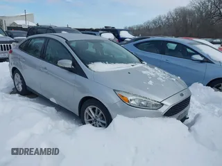 2015 Ford Focus SE with VIN 1FADP3F26FL357140, listed as a IAAI auction lot 41256854 with 194,812 mi miles. Bid and sale history available at carsss.com. Image 1.
