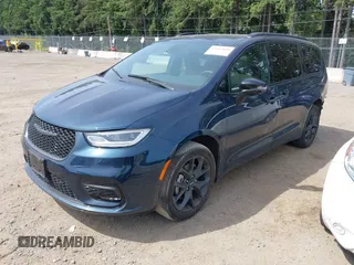 2023 Chrysler Pacifica Limited with VIN 2C4RC3GGXPR555282, listed as a IAAI auction lot 42452848 with 18,373 mi miles and . Bid and sale history available at DreamBid. Image 18.