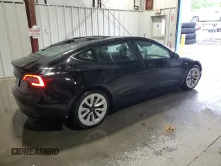 2022 Tesla Model 3 z VIN 5YJ3E1EA6NF369993, wystawiony jako Copart lot #58030945 z przebiegiem 128 079 mil mil oraz Szkoda całkowita • Salvage title. Historia ofert i sprzedaży dostępna na DreamBid. Obrazek 3.