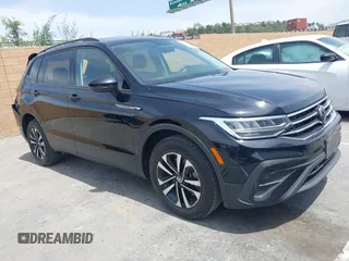 2022 Volkswagen Tiguan S z VIN 3VV1B7AX5NM056766, wystawiony jako IAAI lot #42024519 z przebiegiem 97 548 mil mil oraz . Historia ofert i sprzedaży dostępna na DreamBid. Obrazek 1.