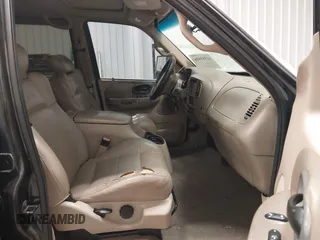 2002 Ford F-150 XLT with VIN 1FTRW08L62KC00490, listed as a IAAI auction lot 41380406 with 192,013 mi miles. Bid and sale history available at carsss.com. Image 5.