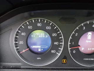 2011 Volvo XC60 3.2L with VIN YV4952DL5B2159593, listed as a IAAI auction lot 42035546 with 178,101 mi miles. Bid and sale history available at carsss.com. Image 7.