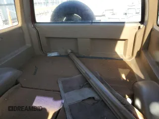 1988 Ford Bronco с VIN 1FMCU14T2JUB33747, выставлен на аукционе Copart как лот 42911345 с пробегом 31 761 миль миль и Списание • Salvage title. История ставок и продаж доступна на DreamBid. Изображение 10.