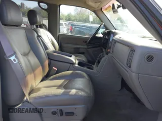 2003 Chevrolet Silverado 1500HD LS z VIN 1GCGK13U03F179543, wystawiony jako IAAI lot #42118862 z przebiegiem 118 128 mil mil oraz . Historia ofert i sprzedaży dostępna na DreamBid. Obrazek 5.