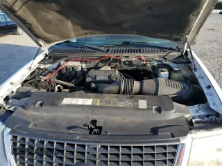 2006 Ford Expedition Special Service with VIN 1FMPU15526LA14918, listed as a Copart auction lot 85312364 with 225,419 mi miles and Salvage Title. Bid and sale history available at carsss.com. Image 12.