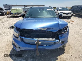 2021 Volvo XC40 z VIN YV4ED3UR2M2558167, wystawiony jako Copart lot #55854265 z przebiegiem 39 601 mil mil oraz Czysty tytuł • Clean title. Historia ofert i sprzedaży dostępna na DreamBid. Obrazek 5.