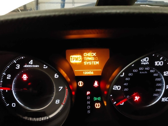 2012 Acura MDX with VIN 2HNYD2H24CH513965, listed as a IAAI auction lot 41608731 with 120,456 mi miles and . Bid and sale history available at DreamBid. Image 7.