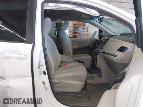 2011 Toyota Sienna LE AAS with VIN 5TDKK3DC6BS144970, listed as a IAAI auction lot 41881551 with 168,148 mi miles. Bid and sale history available at carsss.com. Image 5.