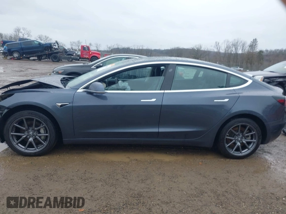 2020 Tesla Model 3 Performance z VIN 5YJ3E1EC9LF601713, wystawiony jako IAAI lot #41888617 z przebiegiem 70 517 mil mil oraz . Historia ofert i sprzedaży dostępna na DreamBid. Obrazek 15.