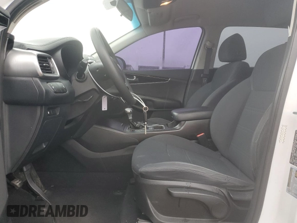2020 Kia Sorento LX with VIN 5XYPG4A56LG612147, listed as a Copart auction lot 46925195 with 95,835 mi miles and Clean Title. Bid and sale history available at DreamBid. Image 7.