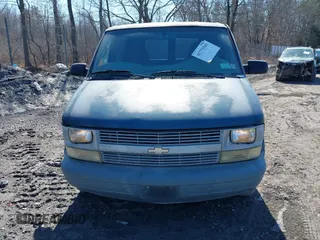 1998 Chevrolet Astro Cargo Van with VIN 1GCDM19W1WB194599, listed as a IAAI auction lot 41771541 with 178,607 mi miles. Bid and sale history available at carsss.com. Image 12.