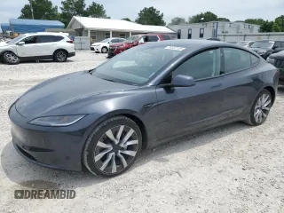 2025 Tesla Model 3 Long Range z VIN 5YJ3E1EA1SF965380, wystawiony jako Copart lot #59532105 z przebiegiem 2 641 mil mil oraz Szkoda całkowita • Salvage title. Historia ofert i sprzedaży dostępna na DreamBid. Obrazek 1.
