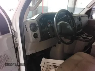 2013 Ford Econoline Cargo Commercial с VIN 1FTNE2EL2DDA49804, выставлен на аукционе IAAI как лот 42857242 с пробегом 101 444 миль миль и . История ставок и продаж доступна на DreamBid. Изображение 27.
