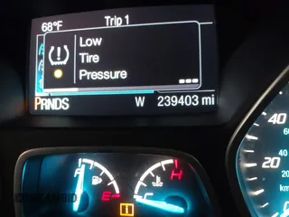 2014 Ford Escape SE with VIN 1FMCU0GX7EUB33872, listed as a IAAI auction lot 41953027 with 239,403 mi miles. Bid and sale history available at carsss.com. Image 15.