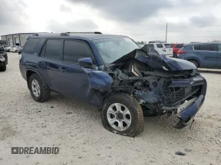 2021 Toyota 4Runner SR5 z VIN JTEMU5JR4M5917821, wystawiony jako Copart lot #51359905 z przebiegiem 77 403 mil mil oraz Szkoda całkowita • Salvage title. Historia ofert i sprzedaży dostępna na DreamBid. Obrazek 4.