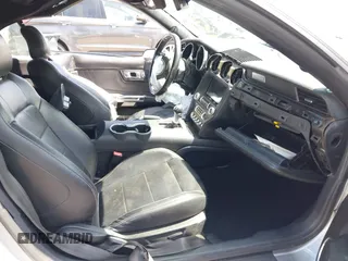 2021 Ford Mustang EcoBoost z VIN 1FATP8UH2M5120162, wystawiony jako IAAI lot #42561125 z przebiegiem 55 360 mil mil oraz . Historia ofert i sprzedaży dostępna na DreamBid. Obrazek 5.
