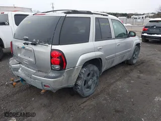 2005 Chevrolet TrailBlazer LT with VIN 1GNDT13S252382322, listed as a IAAI auction lot 41383480 with 220,266 mi miles. Bid and sale history available at carsss.com. Image 4.