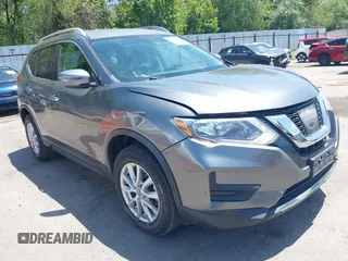 2017 Nissan Rogue S z VIN KNMAT2MV1HP584912, wystawiony jako IAAI lot #42598687 z przebiegiem 81 439 mil mil oraz . Historia ofert i sprzedaży dostępna na DreamBid. Obrazek 1.
