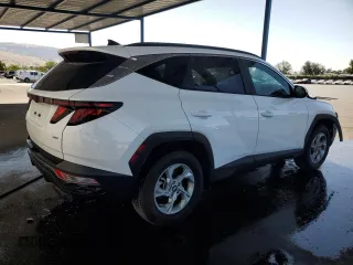 2024 Hyundai Tucson SEL z VIN 5NMJBCDE1RH366102, wystawiony jako Copart lot #58855185 z przebiegiem 31 565 mil mil oraz Czysty tytuł • Clean title. Historia ofert i sprzedaży dostępna na DreamBid. Obrazek 3.