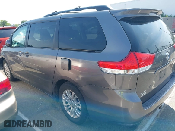 2013 Toyota Sienna XLE AAS с VIN 5TDYK3DC4DS335199, выставлен на аукционе IAAI как лот 42464627 с пробегом 163 269 миль миль и . История ставок и продаж доступна на DreamBid. Изображение 15.