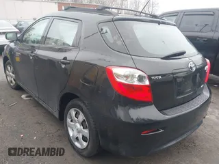 2009 Toyota Matrix S with VIN 2T1LE40E29C004183, listed as a IAAI auction lot 41698226 with 233,914 mi miles. Bid and sale history available at carsss.com. Image 3.