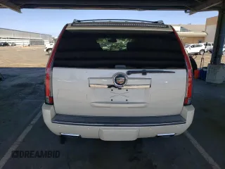 2013 Cadillac Escalade Premium z VIN 1GYS4CEF6DR240354, wystawiony jako Copart lot #57981635 z przebiegiem 120 582 mil mil oraz Szkoda całkowita • Salvage title. Historia ofert i sprzedaży dostępna na DreamBid. Obrazek 6.