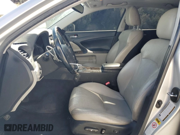 2009 Lexus IS 250 z VIN JTHCK262595030377, wystawiony jako Copart lot #53465685 z przebiegiem 130 757 mil mil oraz Szkoda całkowita • Salvage title. Historia ofert i sprzedaży dostępna na DreamBid. Obrazek 7.